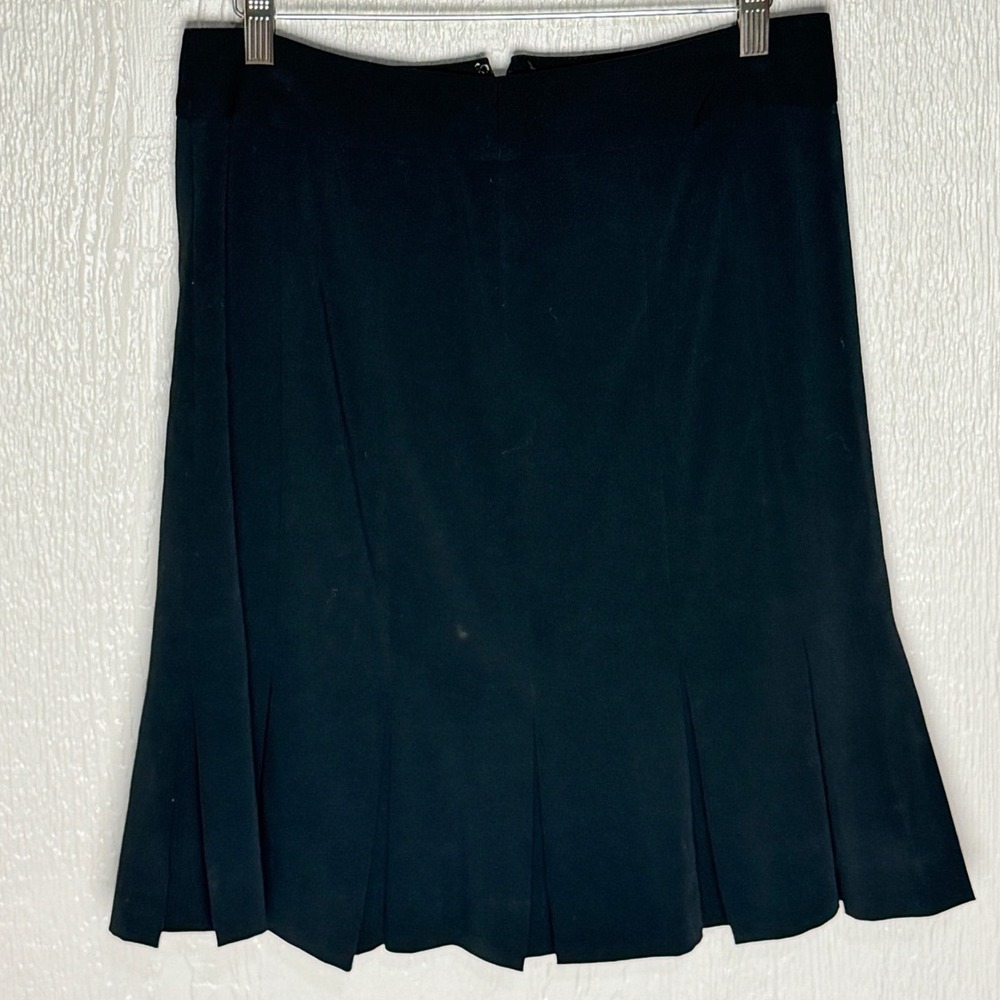 Bandolino Black Pleated Hem A-Line Stretch Skirt Size 4 Professional Career Wear